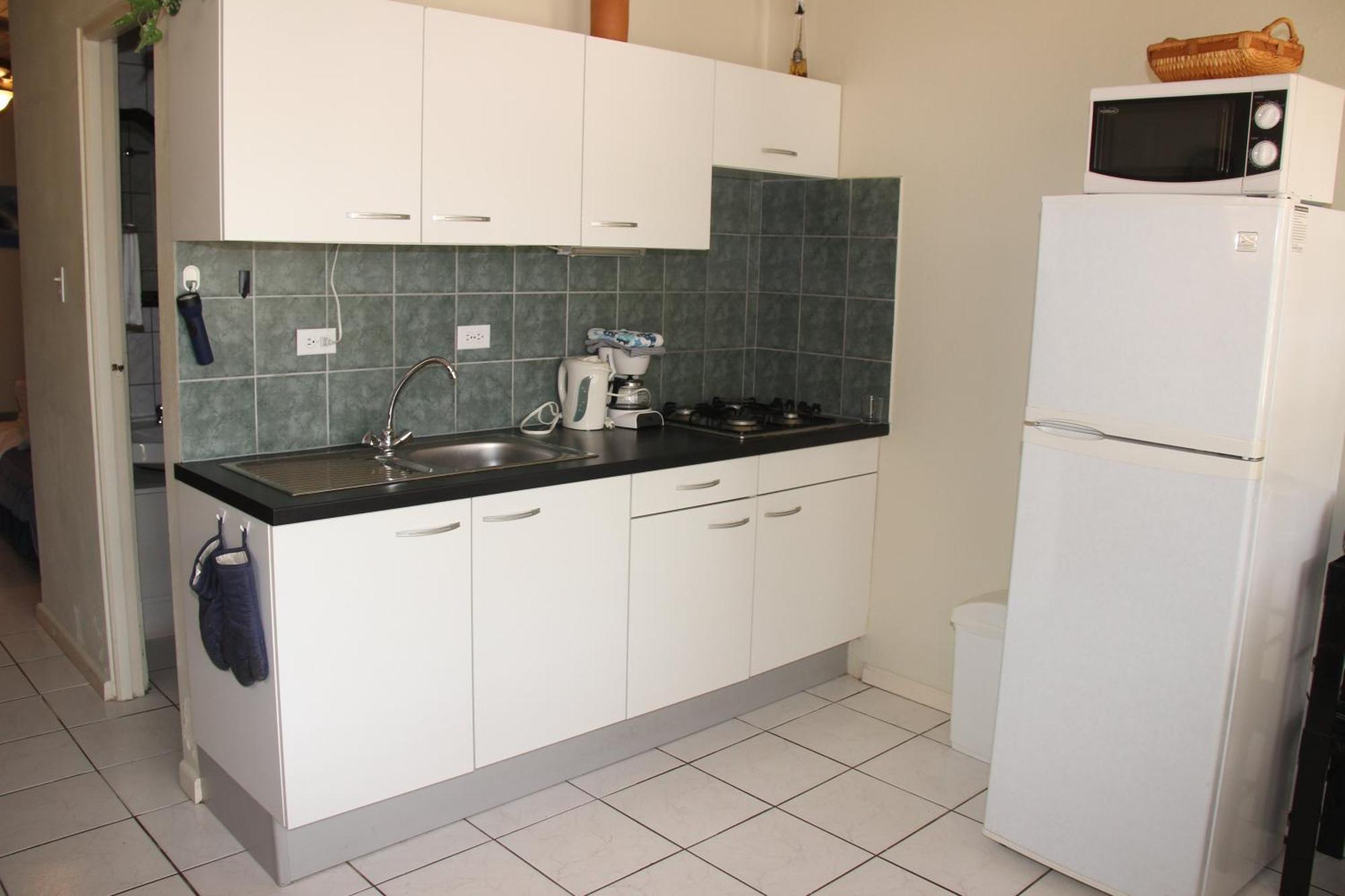 Camacuri Apartments Oranjestad Room photo