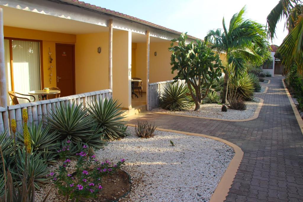 Camacuri Apartments Oranjestad Room photo