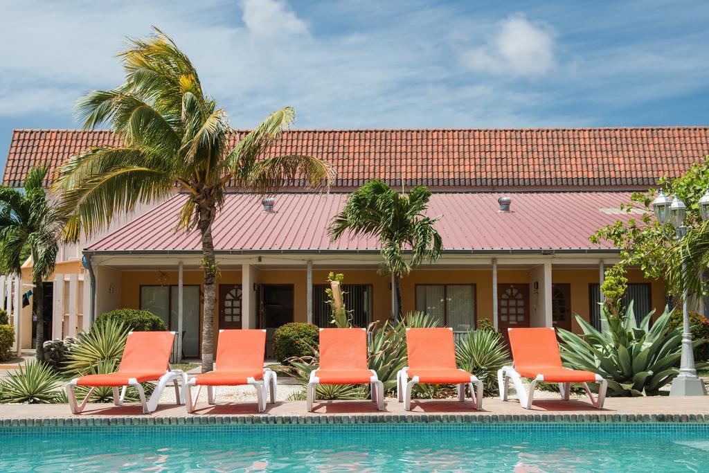 Camacuri Apartments Oranjestad Exterior photo